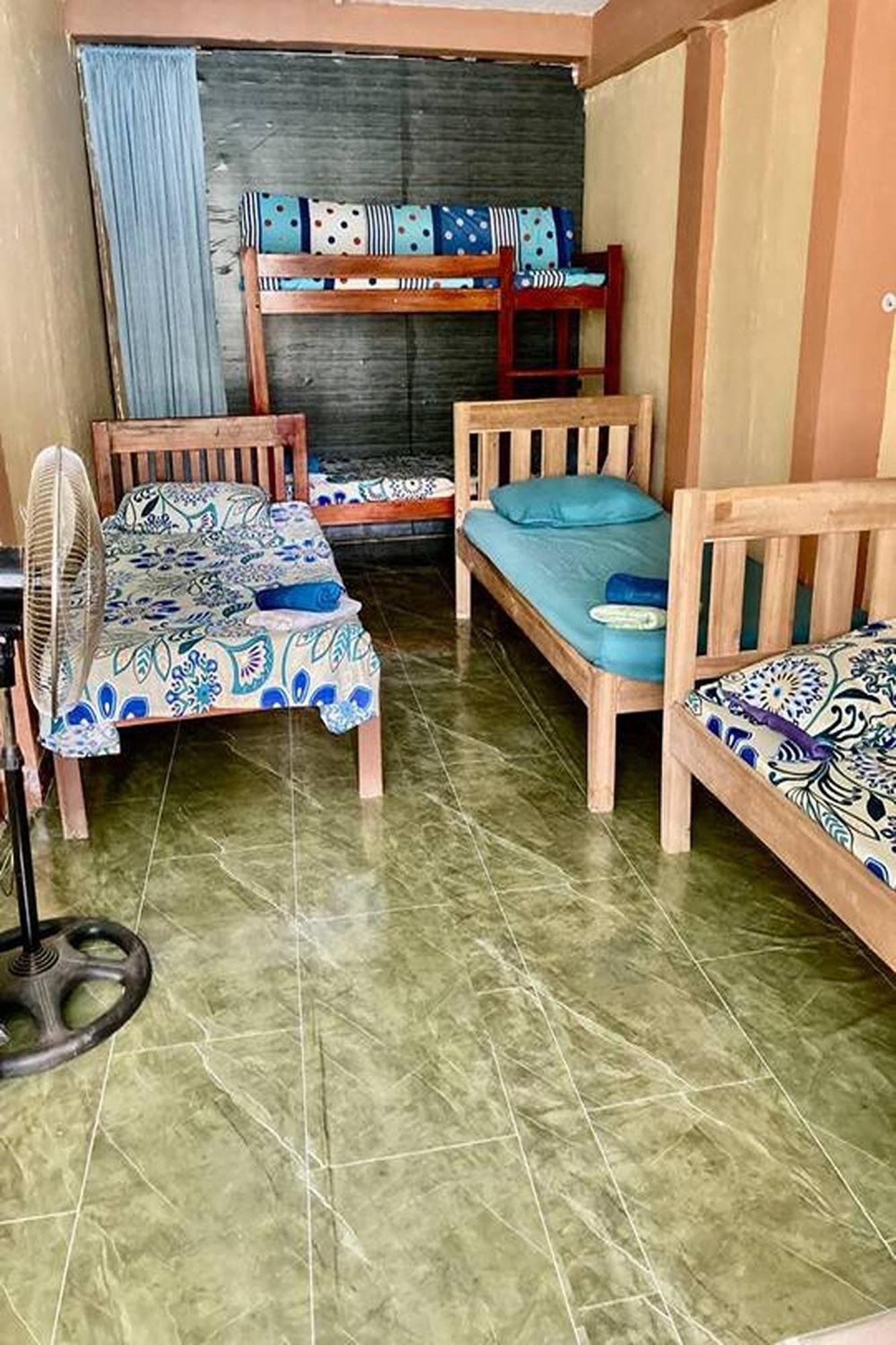 Larosa Hostel Puerto Princesa Kültér fotó